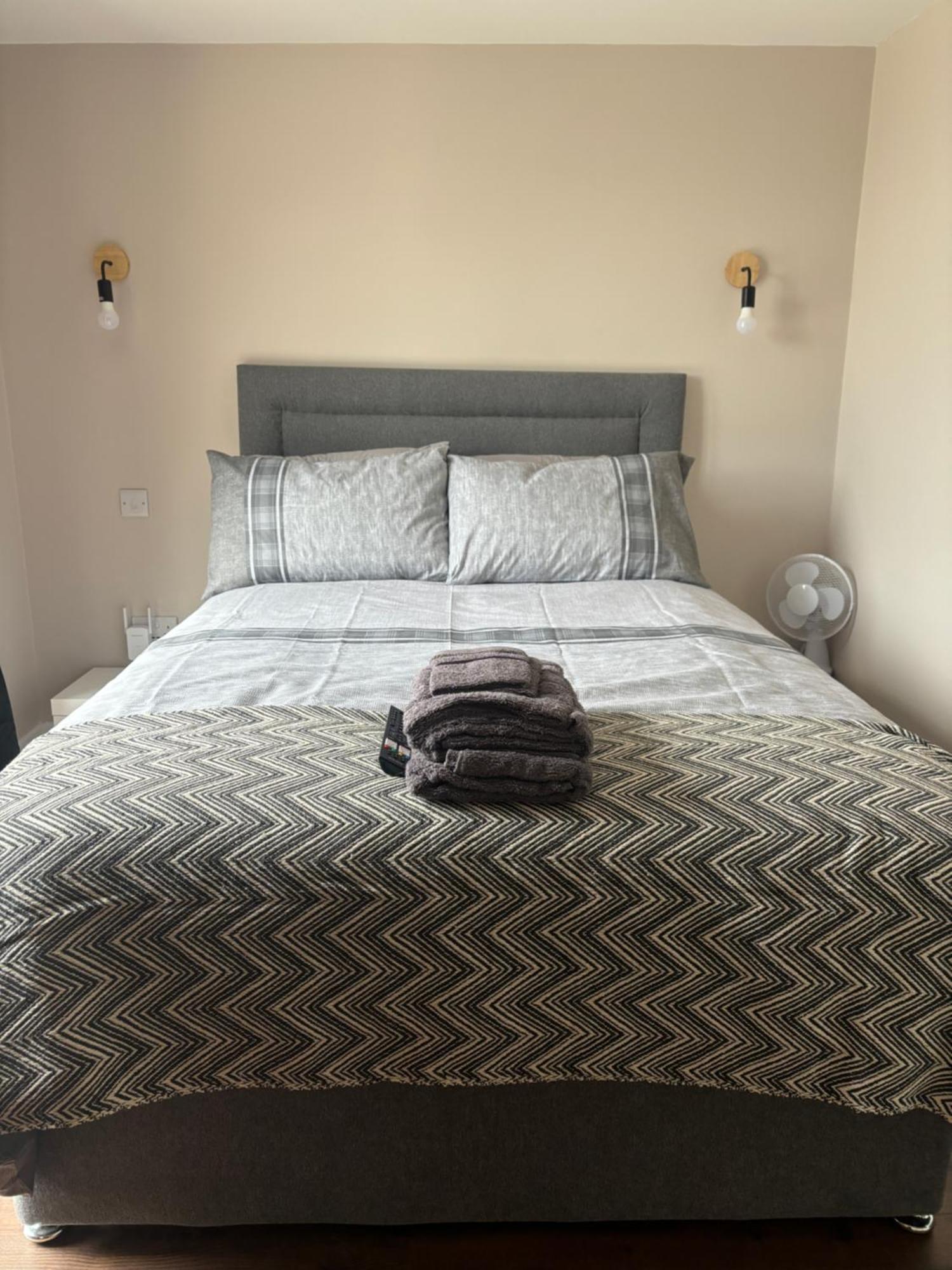 Private Detached Small Bedroom And Bathroom Only- This Is Not An Apartment Butlersbridge Exterior foto